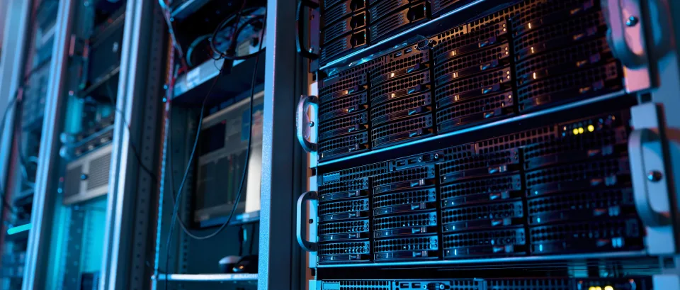 efficient server rack in an IT infrastructure - when optimizing for server performance, it's important that servers are easily located